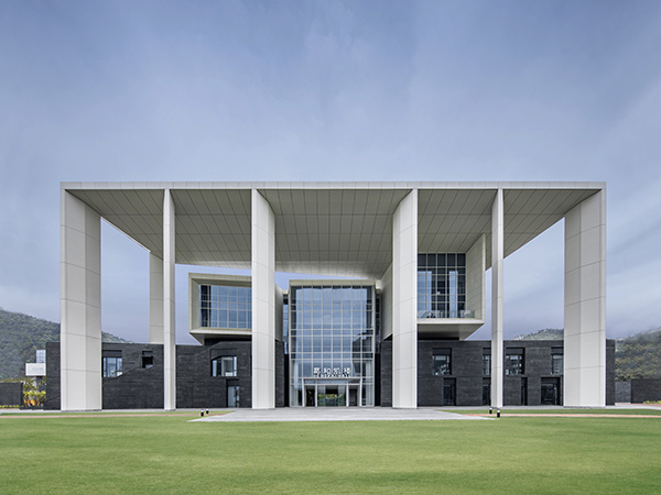 温州肯恩大学迈克尔格雷夫斯建筑与设计学院